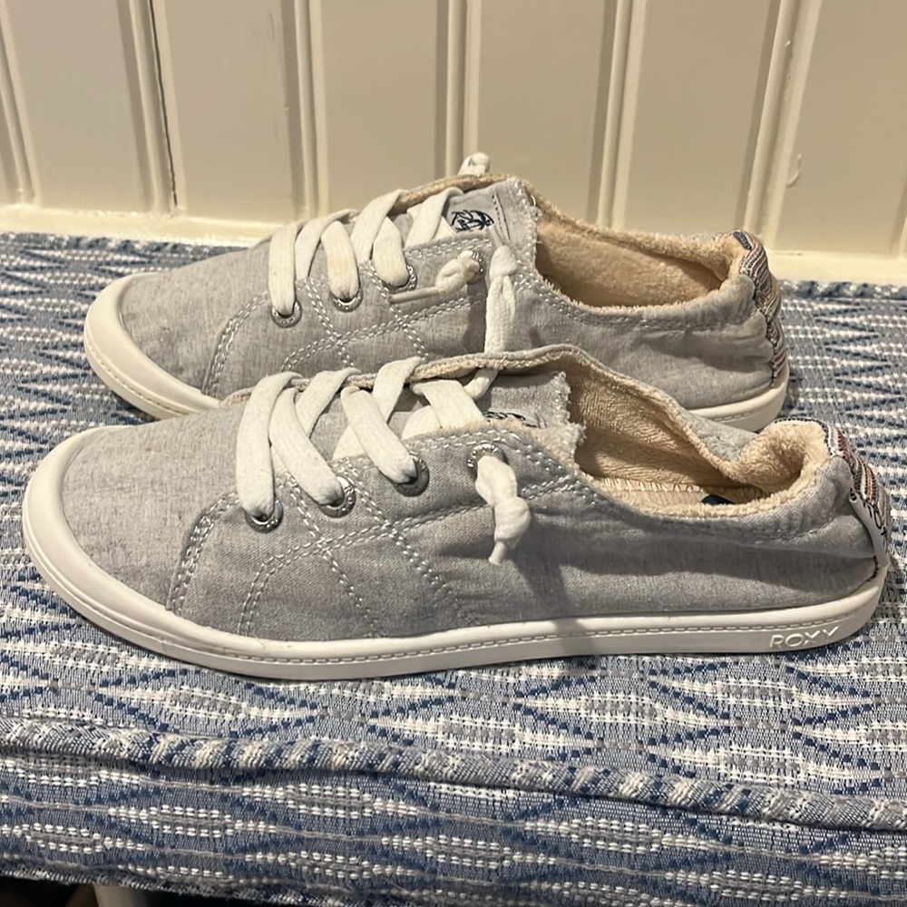 Roxy size 7 slip on sneakers! In great shape! Lots of life left in them